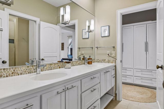 3601 Lerive Way, Chaska, MN 55318