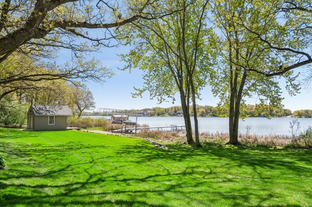 3601 Lerive Way, Chaska, MN 55318