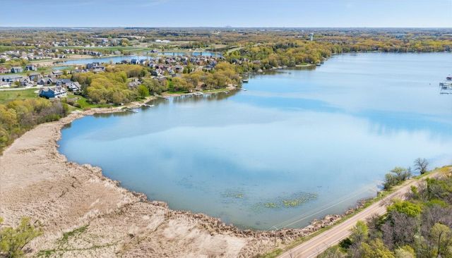3601 Lerive Way, Chaska, MN 55318