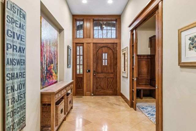 3601 Lerive Way, Chaska, MN 55318