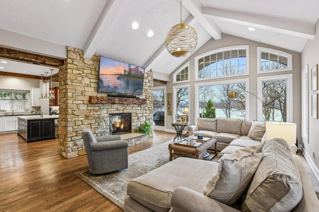 3601 Lerive Way, Chaska, MN 55318