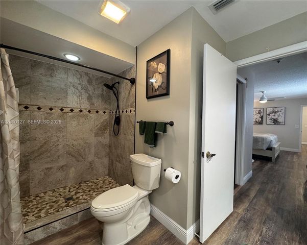 11004 Neptune Dr, Cooper City, FL 33026