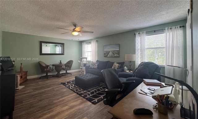 11004 Neptune Dr, Cooper City, FL 33026