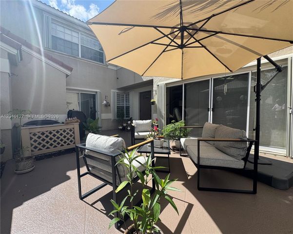 11004 Neptune Dr, Cooper City, FL 33026