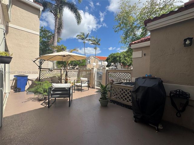 11004 Neptune Dr, Cooper City, FL 33026