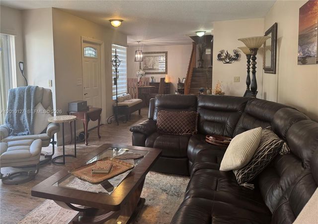 11004 Neptune Dr, Cooper City, FL 33026