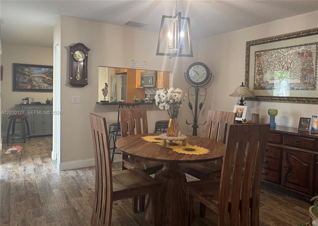 11004 Neptune Dr, Cooper City, FL 33026