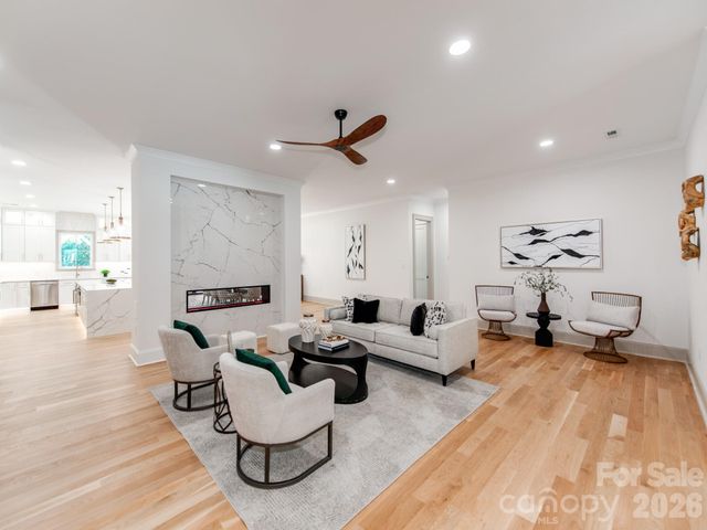 4637 Emory Lane, Charlotte, NC 28211