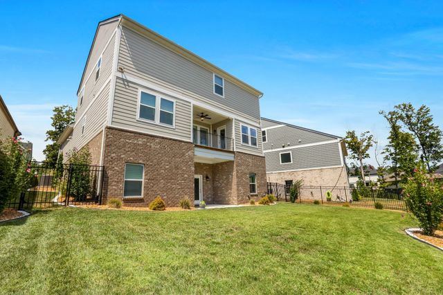 413 Meandering Way, White House, TN 37188