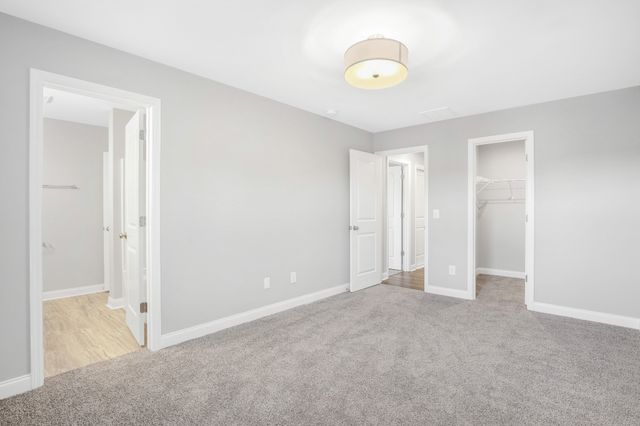 413 Meandering Way, White House, TN 37188