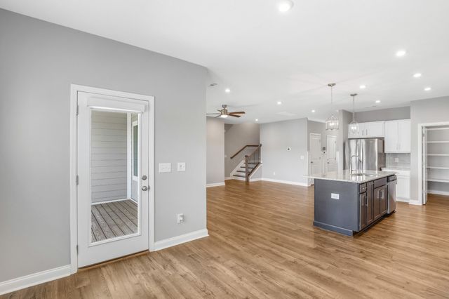 413 Meandering Way, White House, TN 37188