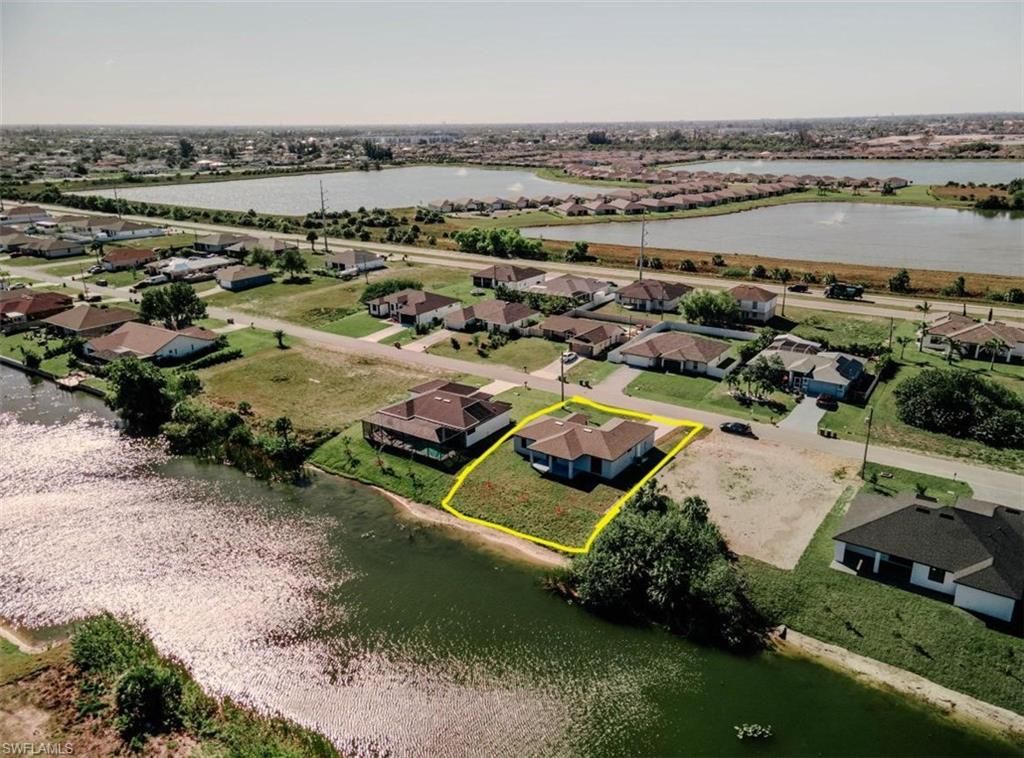 Image 18 of property listing at 1109 NW 8th TER, Cape Coral, FL 33993