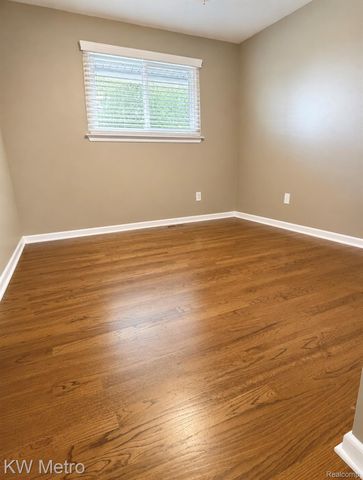 1210 KENILWORTH, Clawson, MI 48017
