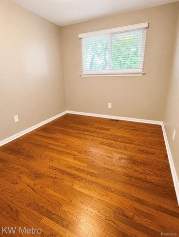 1210 KENILWORTH, Clawson, MI 48017