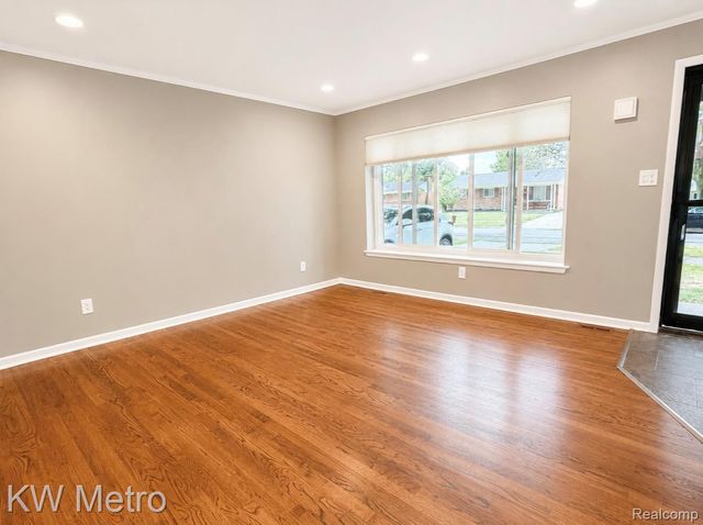 1210 KENILWORTH, Clawson, MI 48017