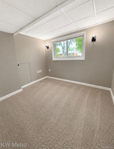 1210 KENILWORTH, Clawson, MI 48017