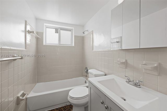 1969 N Glades Dr 08, North Miami Beach, FL 33162