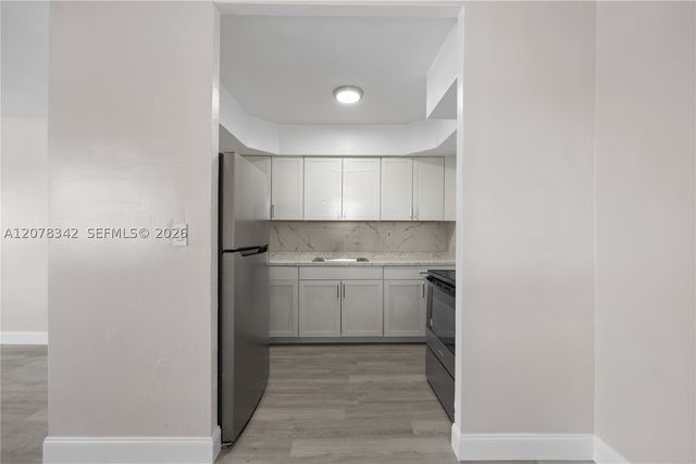 1969 N Glades Dr 08, North Miami Beach, FL 33162