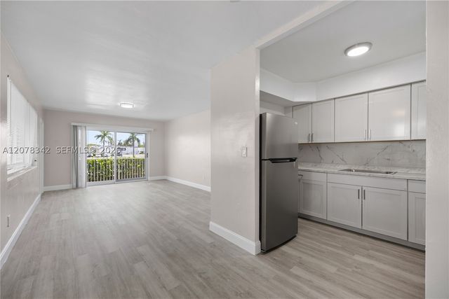 1969 N Glades Dr 08, North Miami Beach, FL 33162