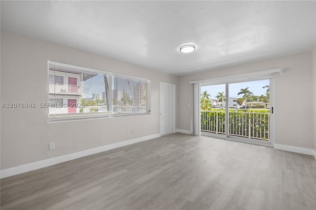 1969 N Glades Dr 08, North Miami Beach, FL 33162