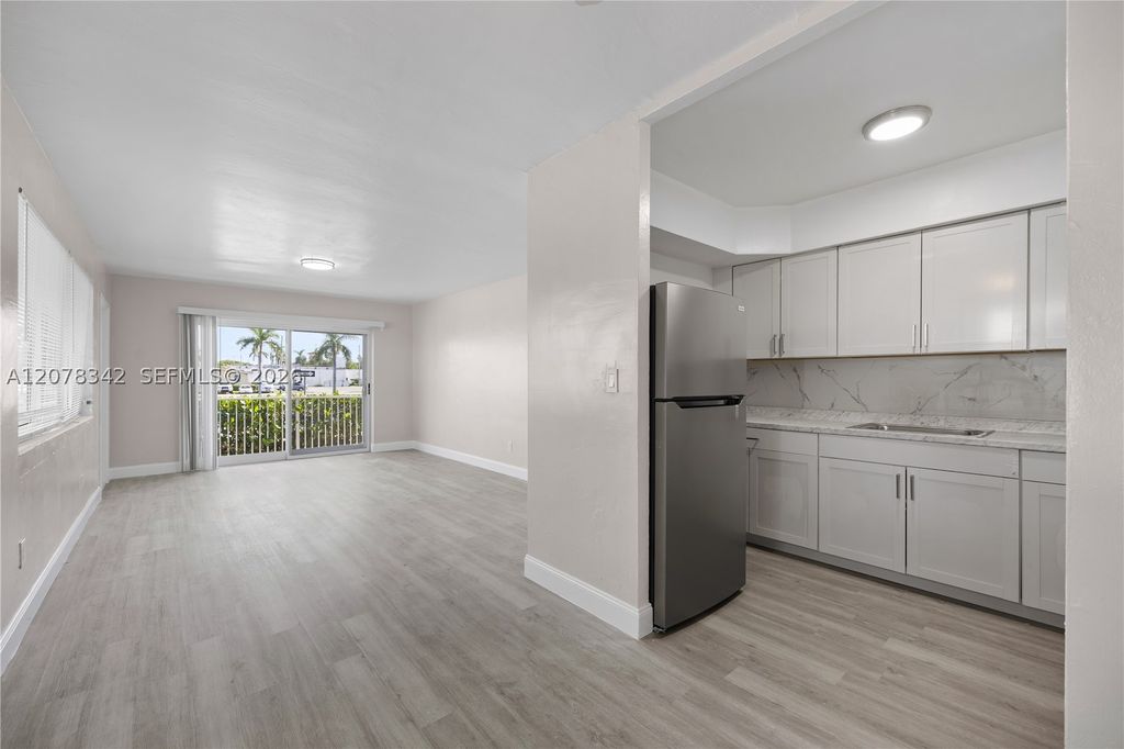 1969 N Glades Dr 08, North Miami Beach, FL 33162