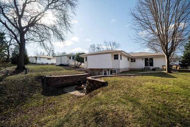 5921 Sycamore STREET, Greendale, WI 53129