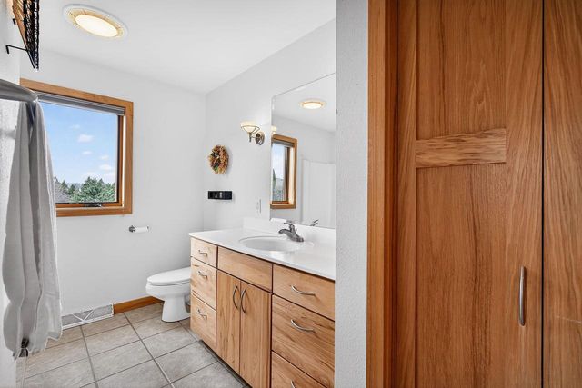 4604 PLANTATION Court, Middleton, WI 53562