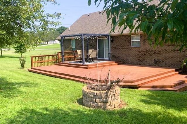 1007 Robert Elder Ct, Cedar Hill, TN 37032