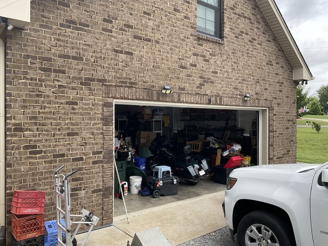 1007 Robert Elder Ct, Cedar Hill, TN 37032