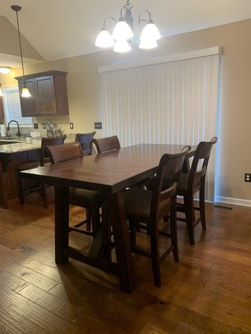 1007 Robert Elder Ct, Cedar Hill, TN 37032