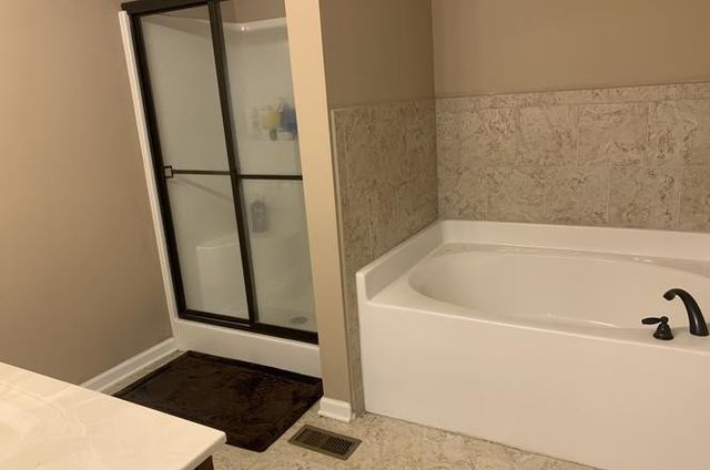 1007 Robert Elder Ct, Cedar Hill, TN 37032