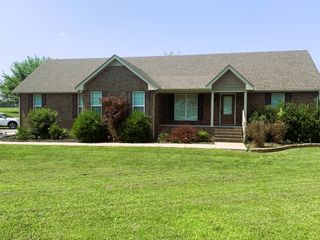 1007 Robert Elder Ct, Cedar Hill, TN 37032