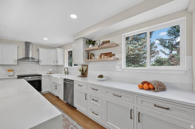10866 S SAVANNAH DR DR, Sandy, UT 84094