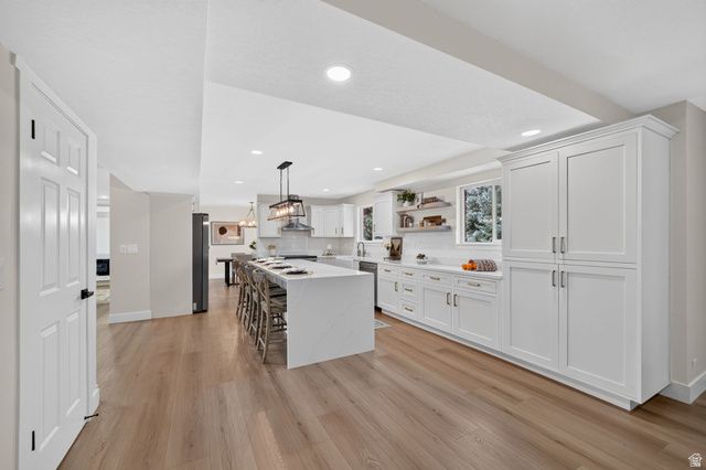 10866 S SAVANNAH DR DR, Sandy, UT 84094