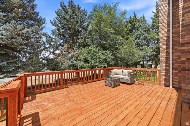 10866 S SAVANNAH DR DR, Sandy, UT 84094