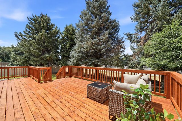 10866 S SAVANNAH DR DR, Sandy, UT 84094