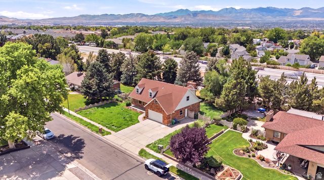 10866 S SAVANNAH DR DR, Sandy, UT 84094