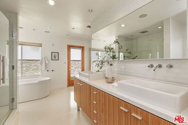 9229 Robin Drive, Los Angeles, CA 90069