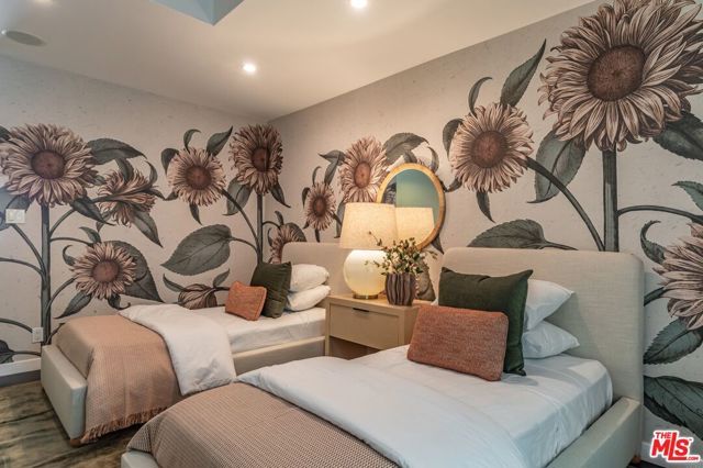 9229 Robin Drive, Los Angeles, CA 90069