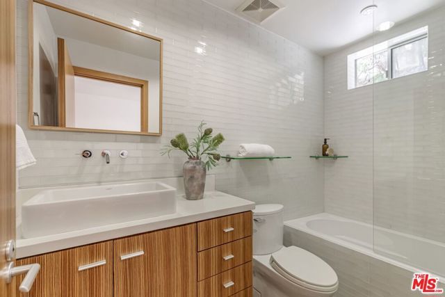 9229 Robin Drive, Los Angeles, CA 90069