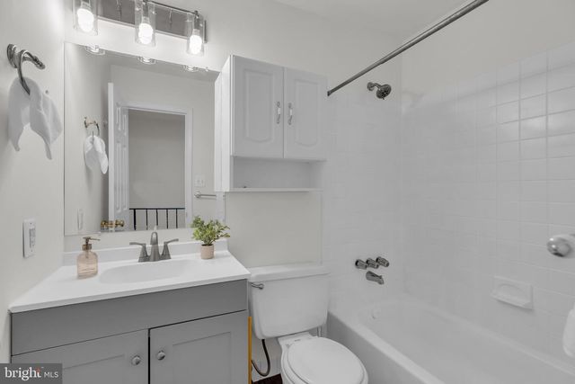 5629 RAPID RUN CT, Burke, VA 22015