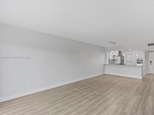 3150 N Palm Aire Dr 406, Pompano Beach, FL 33069