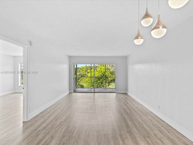 3150 N Palm Aire Dr 406, Pompano Beach, FL 33069