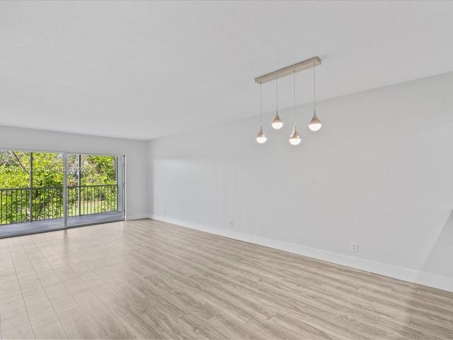 3150 N Palm Aire Dr 406, Pompano Beach, FL 33069