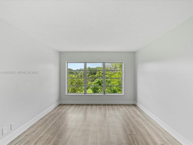 3150 N Palm Aire Dr 406, Pompano Beach, FL 33069