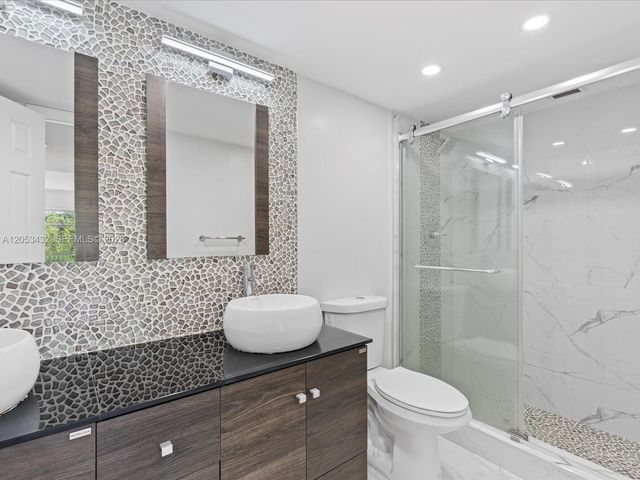 3150 N Palm Aire Dr 406, Pompano Beach, FL 33069