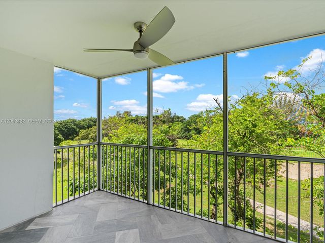 3150 N Palm Aire Dr 406, Pompano Beach, FL 33069