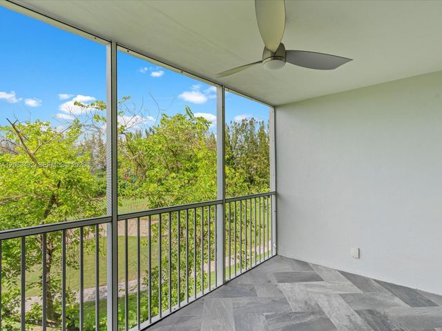 3150 N Palm Aire Dr 406, Pompano Beach, FL 33069