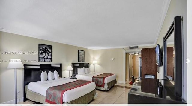 19201 Collins Avenue 422, Sunny Isles Beach, FL 33160