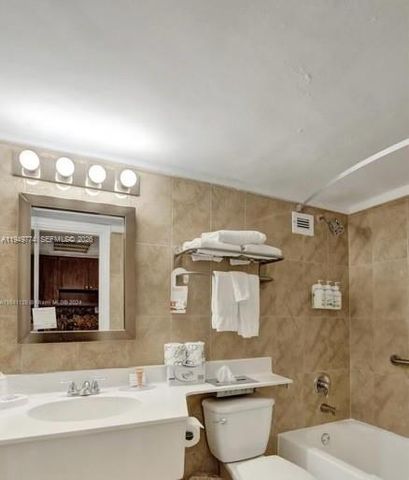 19201 Collins Avenue 422, Sunny Isles Beach, FL 33160